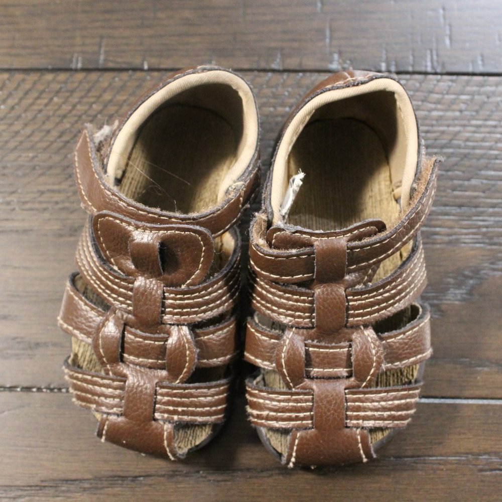 Kids/Toddler Brown Sandals Size 5